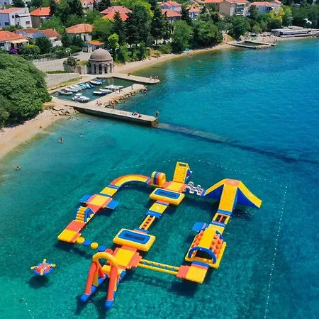 Βίλα Klaudia With Pool