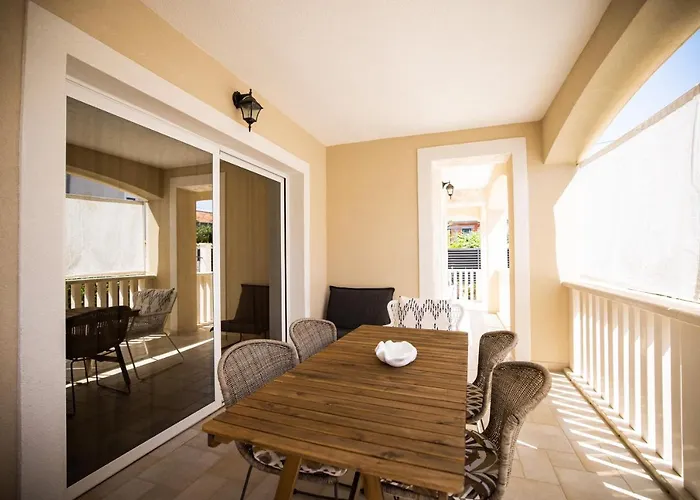 Villa Klaudia With Pool Zadar