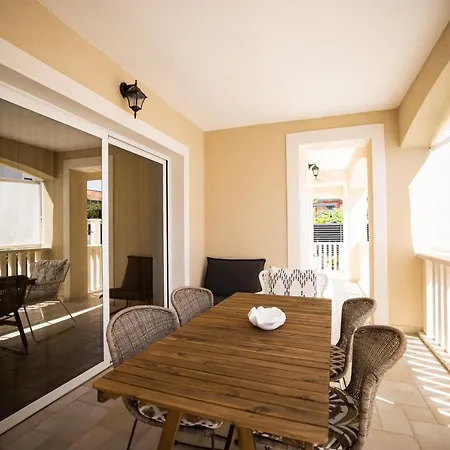 Villa Klaudia With Pool Zadar