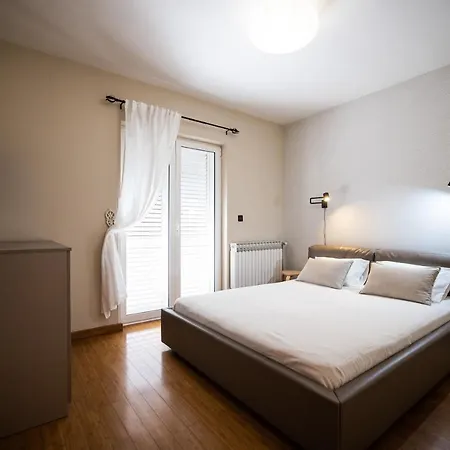 Klaudia With Pool Villa *