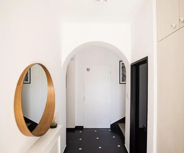 Klaudia With Pool Βίλα